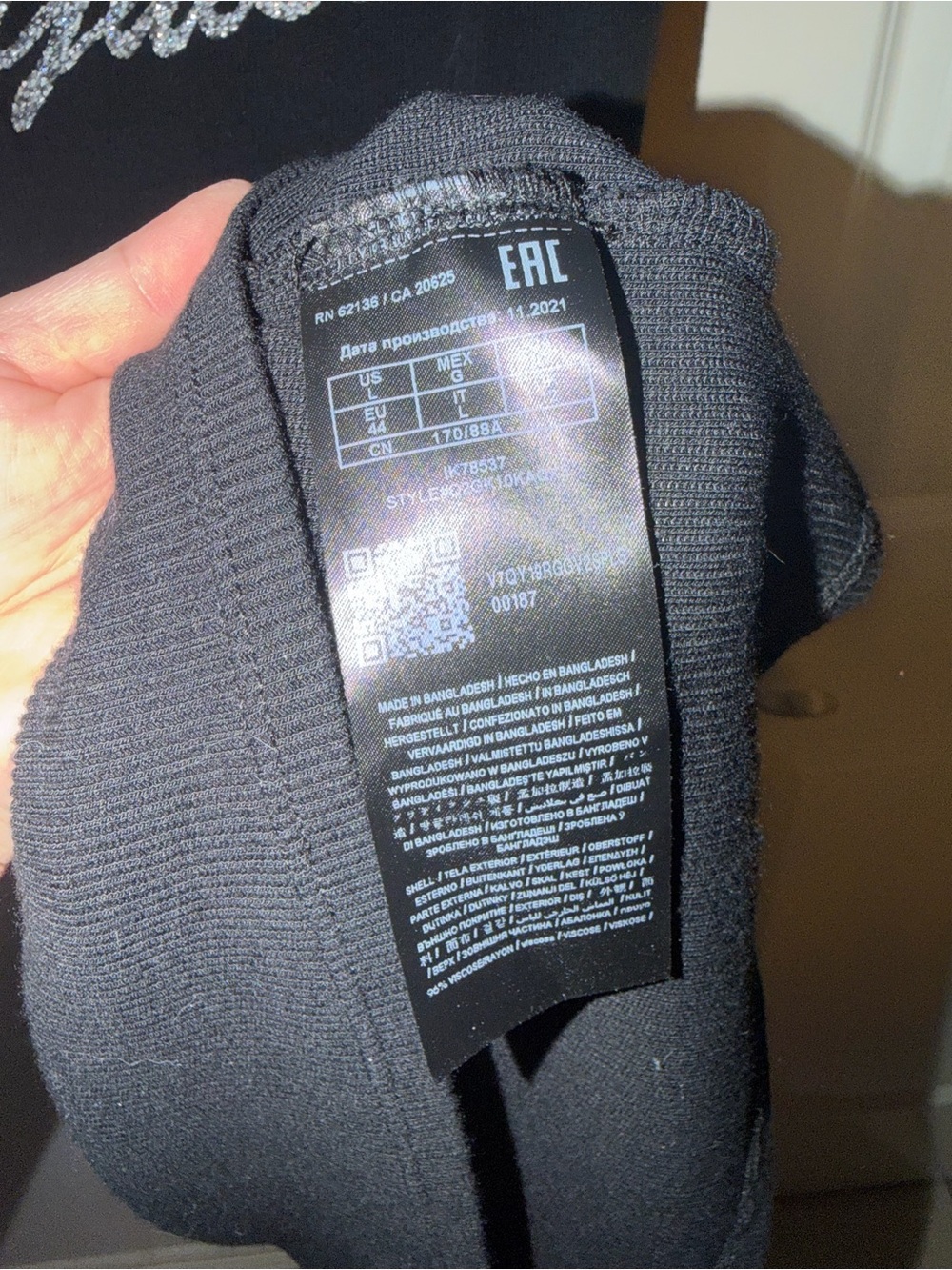 Sweater Subcategory Identification - Picture 4 of 4